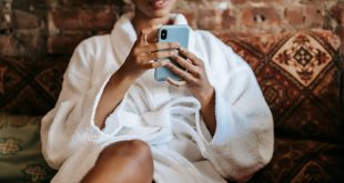 aplikasi chat dewasa yang dilarang di play store