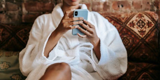 aplikasi chat dewasa yang dilarang di play store