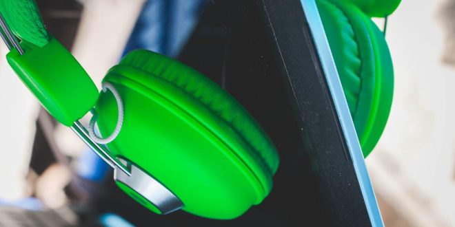 headphone dengan noise cancelling