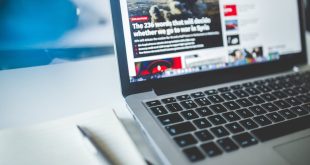laptop layar OLED