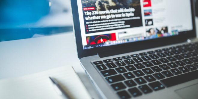 laptop layar OLED