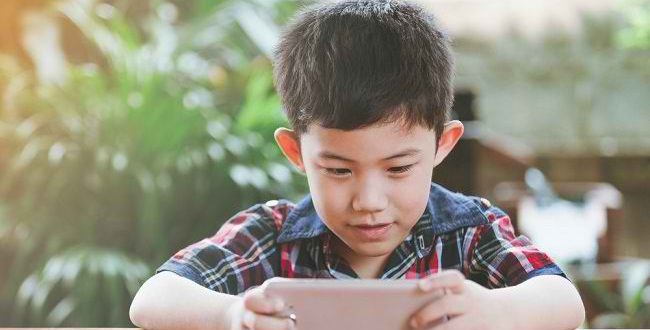 Ortu Wajib Batasi Gadget pada Anak Usia Dini, Risiko Ini Mengancam