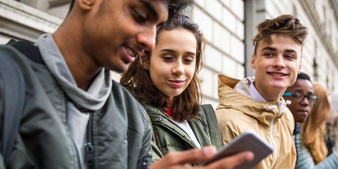 Tidak Hanya Ahli Gadget, Gen Z Juga Dinilai Sangat Kreatif